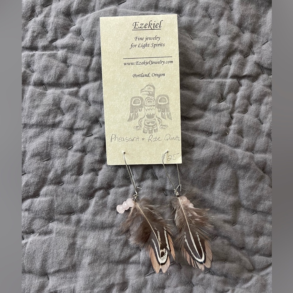 NWT pheasant feather & rose quartz dangly earrings